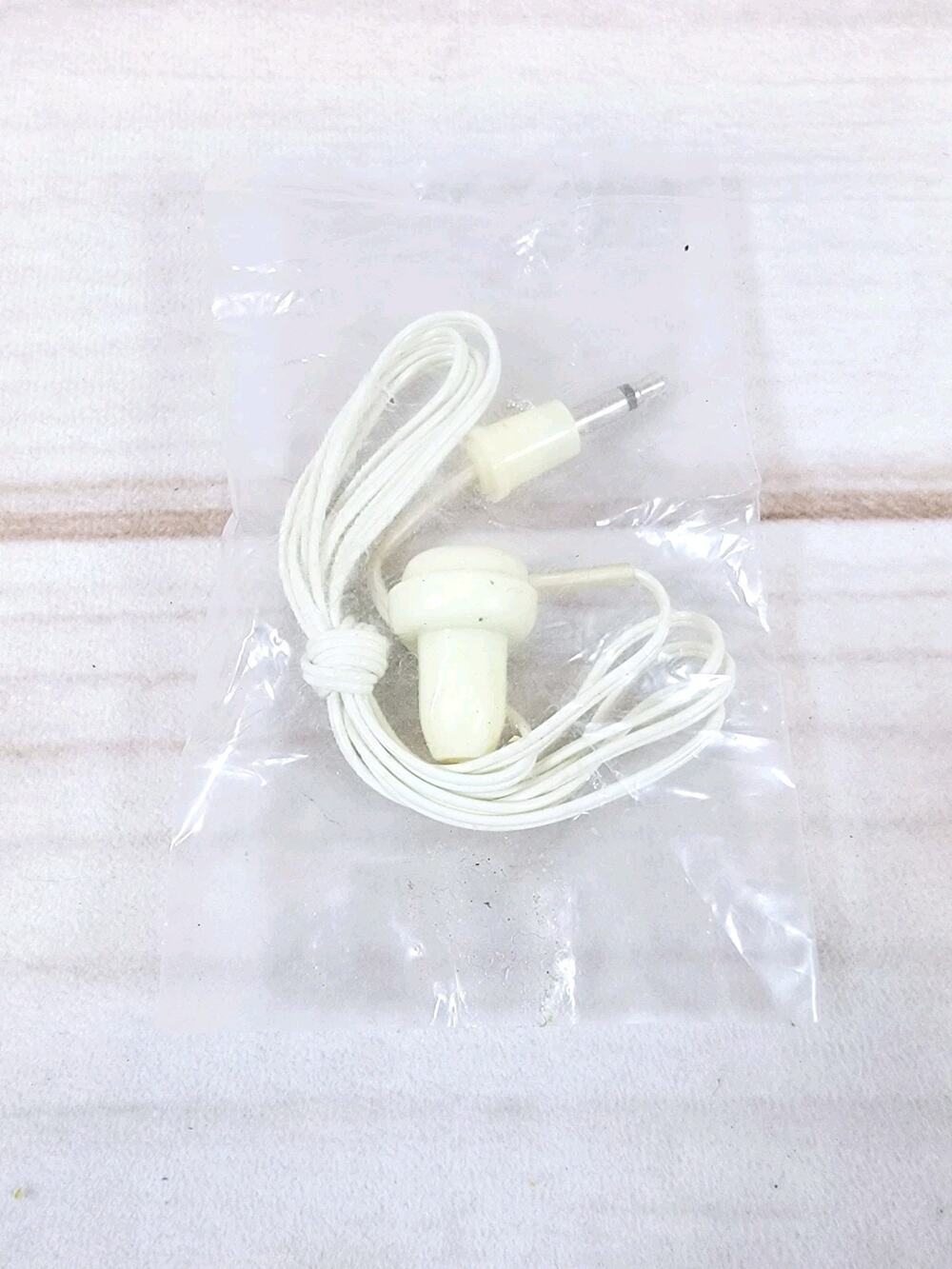 VINTAGE TRANSISTOR RADIO EAR PIECE EARPHONE 3.5mm NOS NEW 1960s